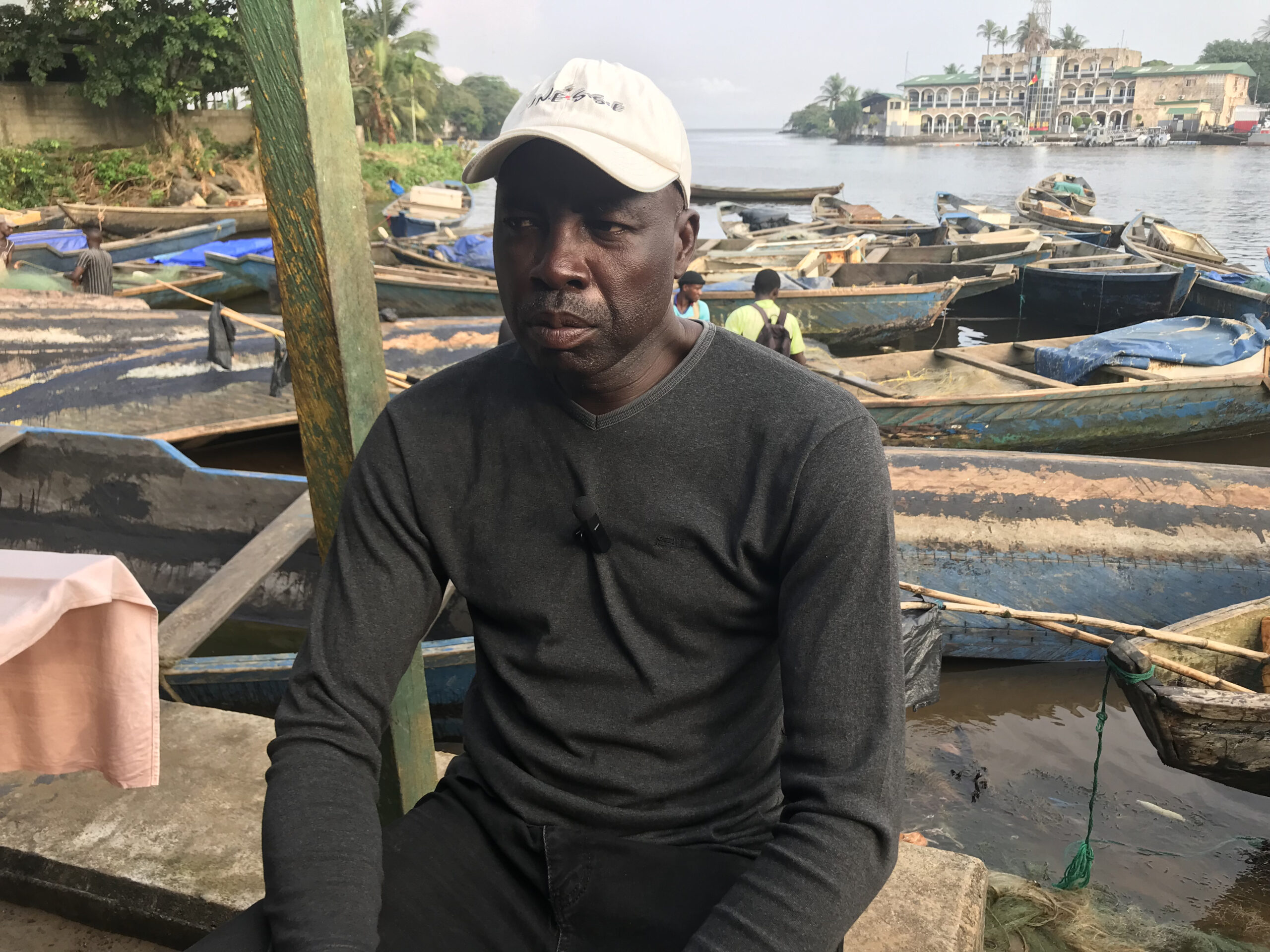 Fisherman at the Mboa Manga landing station